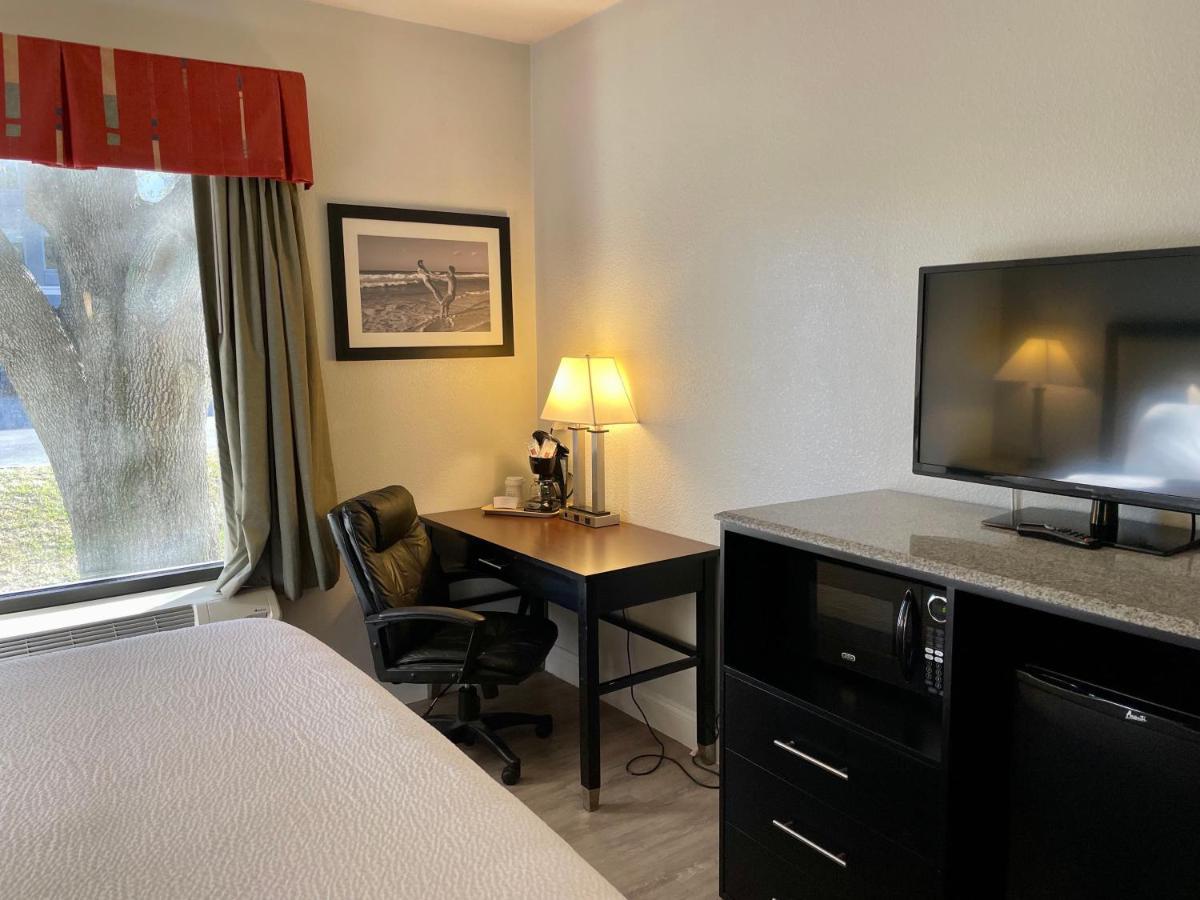 Hotel Days & By Wyndham Lakeland