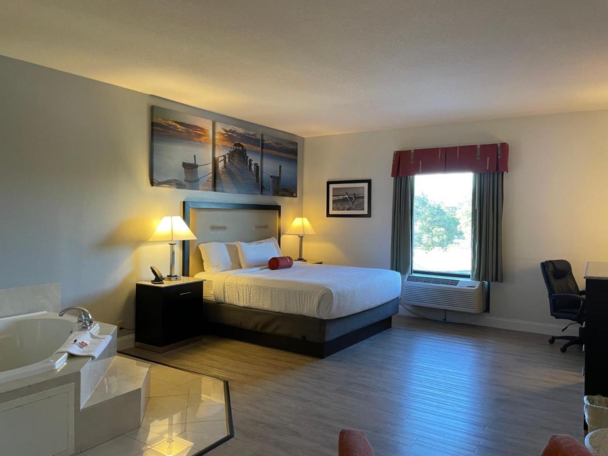 Hotel Days & By Wyndham