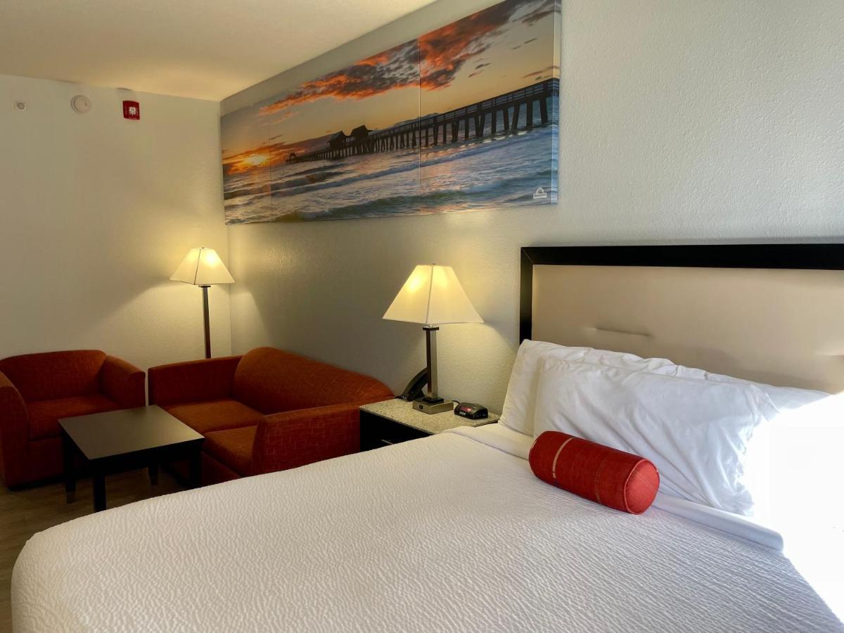 Days & By Wyndham Lakeland