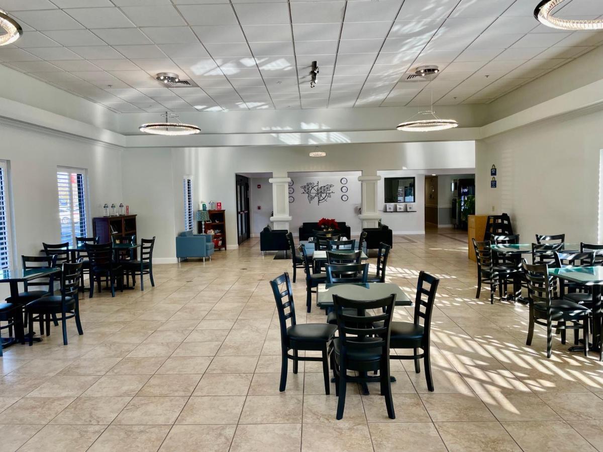 Days & By Wyndham Lakeland