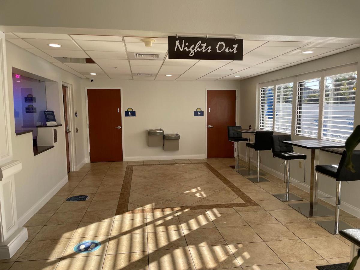 Days & By Wyndham Lakeland