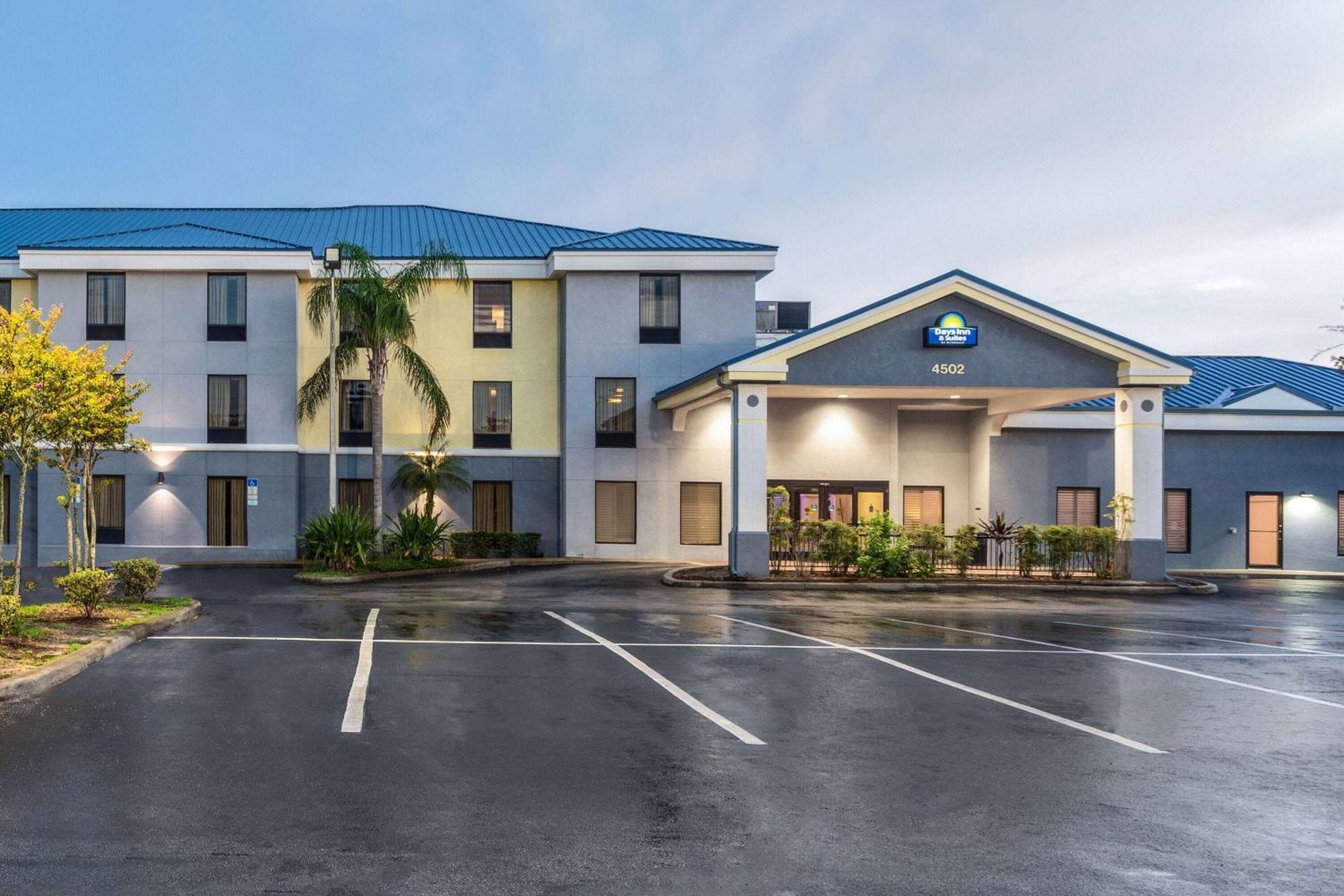 Days & By Wyndham Hotel 3*